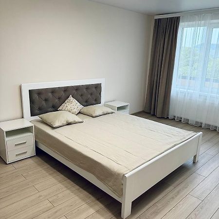 Двокімнатна Квартира На Корятовича, 2Б Berehove  Eksteriør billede